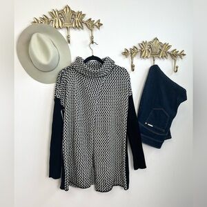 🆕Black contemporary turtleneck tulip wrap sweater L